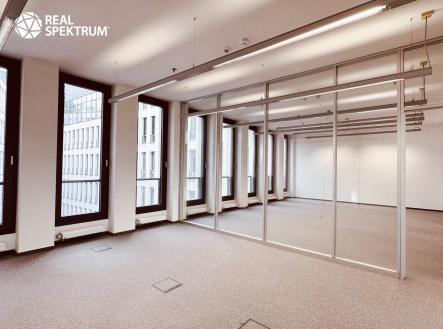 Kanceláře Uniqua Trnitá (33) | Pronájem - kanceláře, 671 m²