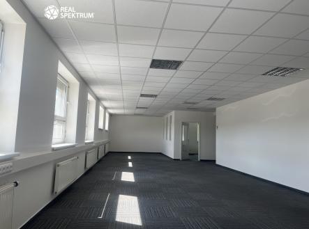 IMG_8392 | Pronájem - komerční objekt, sklad, 950 m²