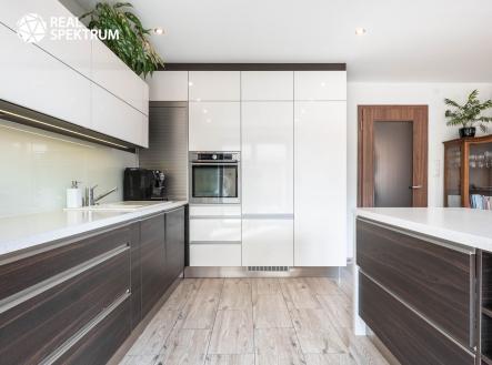 RS I Stredni 56, Moravany-9 | Prodej - dům/vila, 147 m²