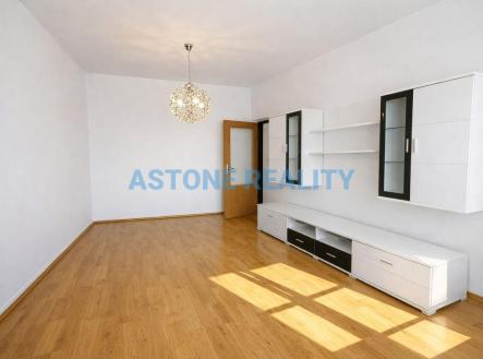 Obývací pokoj Antala Staška směr od okna.jpg | Pronájem bytu, 2+1, 56 m²