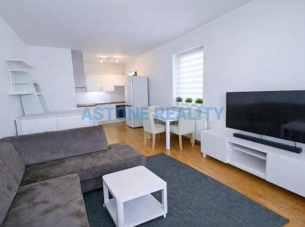 BCO.3a8fbb44-9c3d-4d27-916b-63774131a6b7.jpg | Prodej bytu, 2+kk, 58 m²