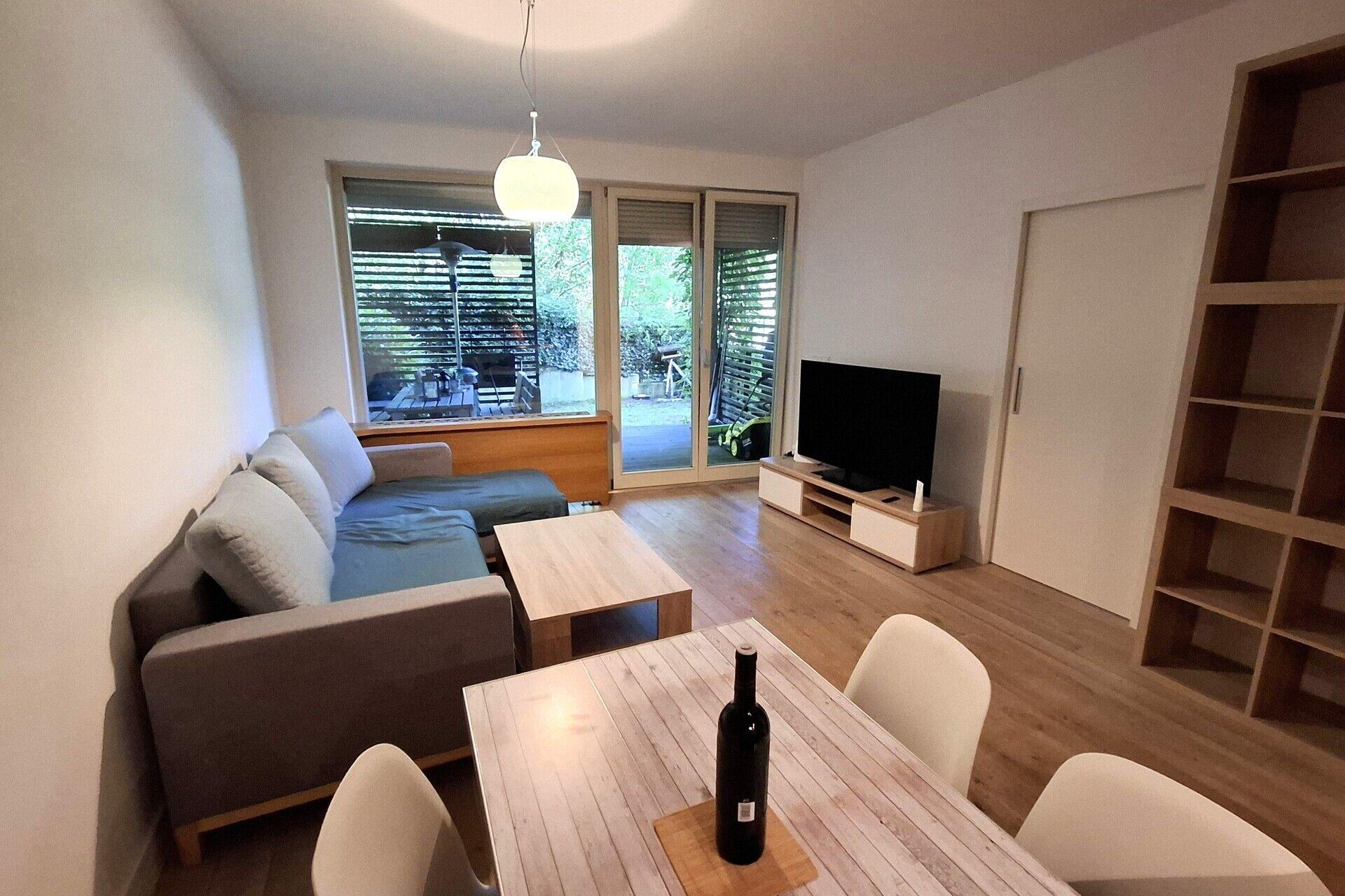 Pronájem bytu 3+kk, garáž, zahrada, terasa, Mezilehlá ul., Praha 9 - Hrdlořezy