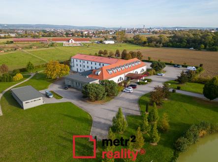 Prodej - hotel, 3 300 m²