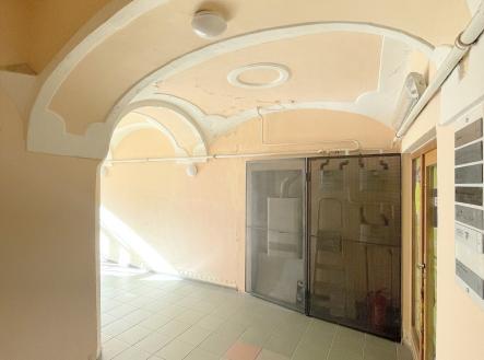 20 | Prodej - obchodní prostor, 303 m²