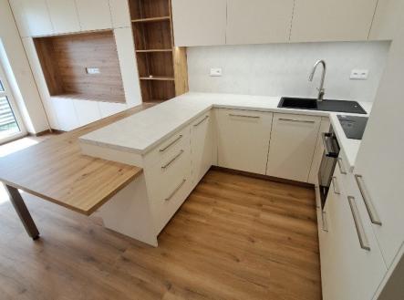 2 | Pronájem bytu, 3+kk, 65 m²