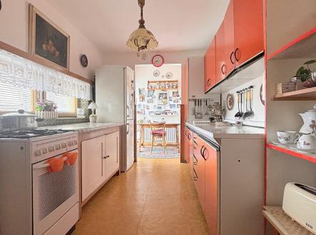 15 | Prodej - dům/vila, 150 m²