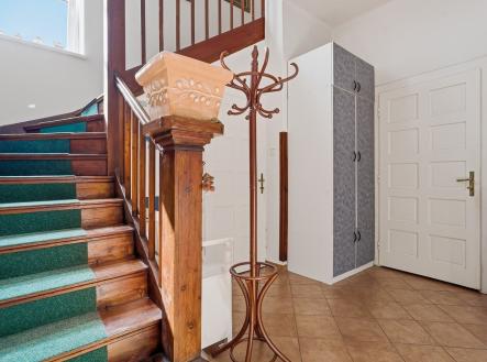 4 | Prodej - dům/vila, 180 m²