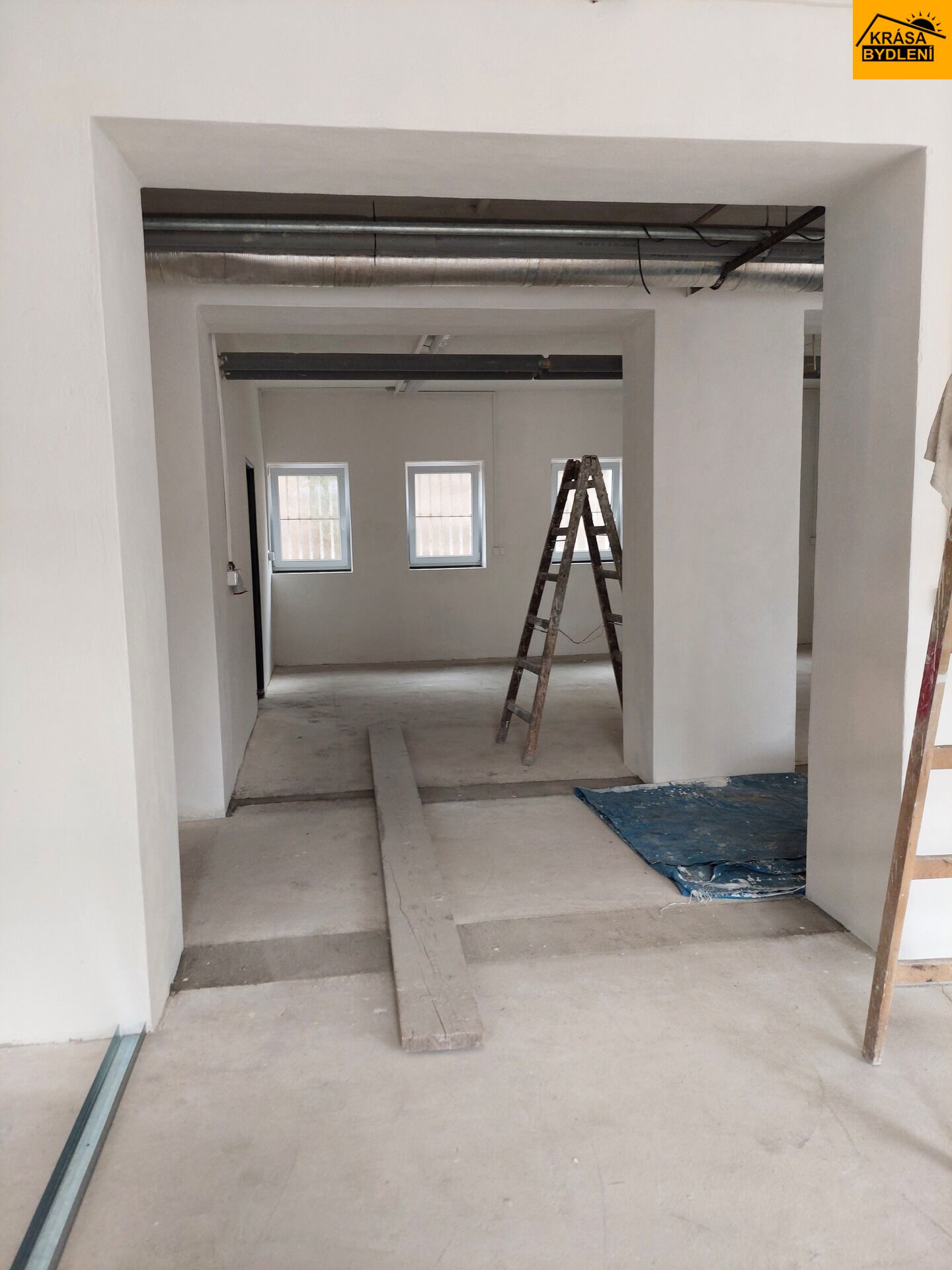 Pronájem nebytového prostoru s parkovacím stáním v Olomouci, Řepčíně