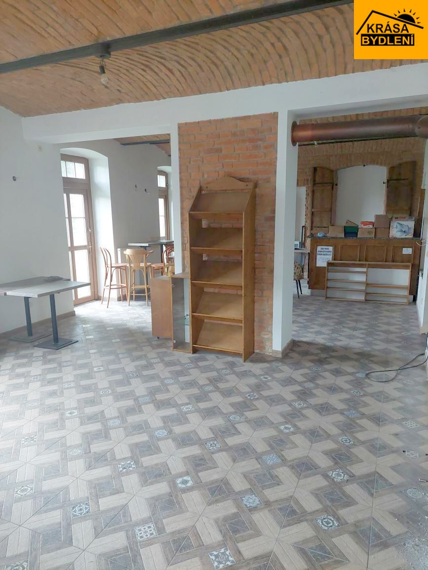 Prodej restaurace s penzionem a rybníkem v Písařově, Bukovice