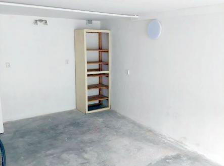 Pronájem - malý objekt/garáž