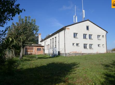 Prodej - komerční objekt, průmyslový areál, 3 983 m²