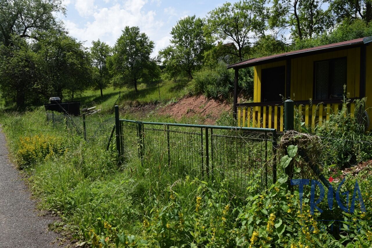 Úpice Radeč - Stavební pozemek s chatičkou