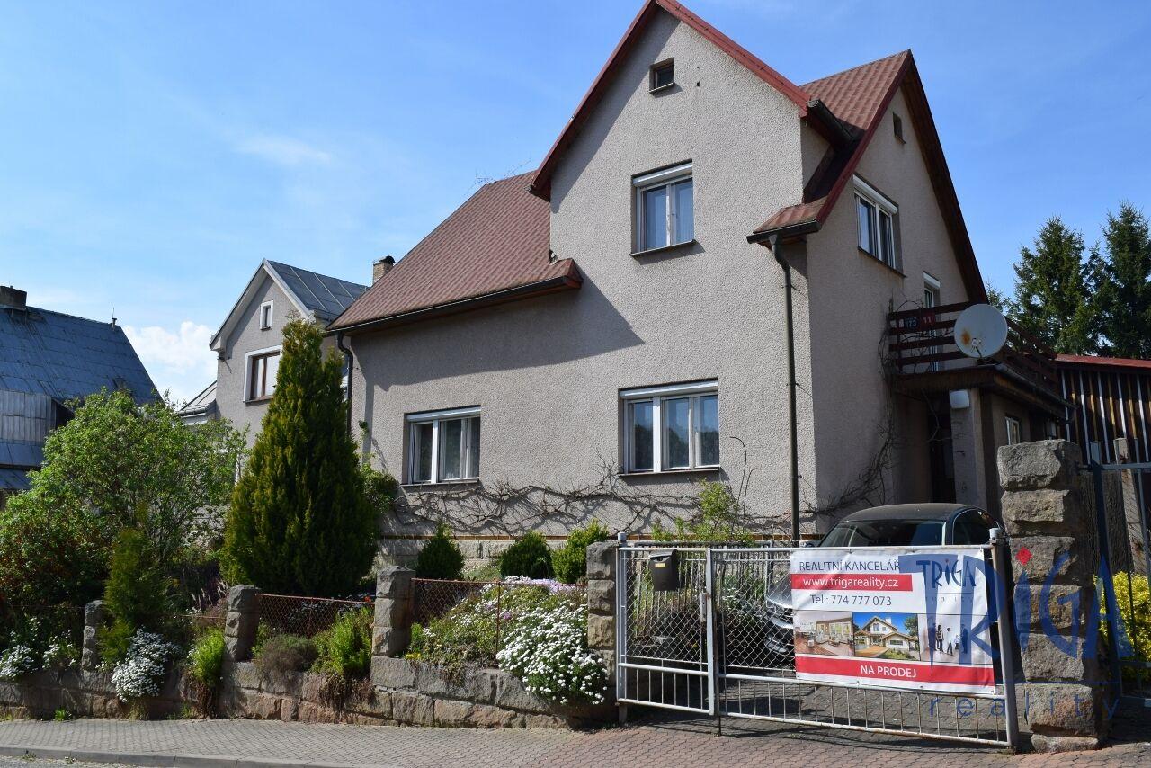 Trutnov - Rodinná vila v centru se zahradou a garáží