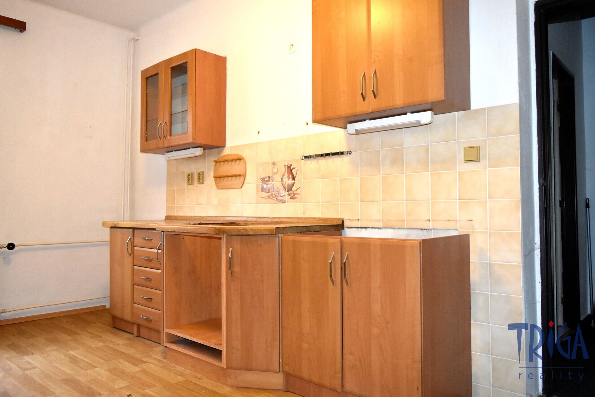 Náchod - Prodej rodinného domu se třemi jednotkami, garáží a zahradou