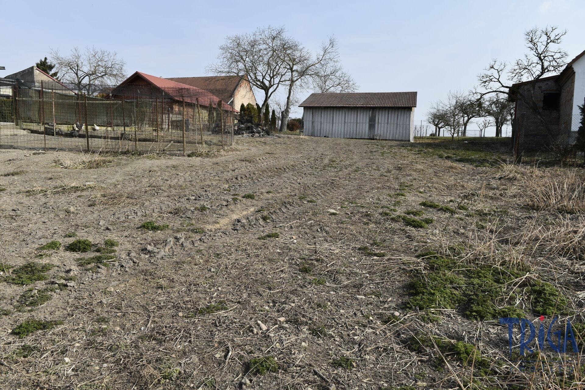 Jasenná - Stavební pozemek 1 102 m2