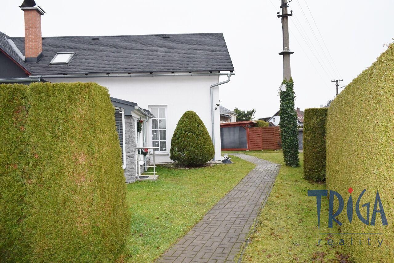 Batňovice - Prodej poloviny dvojdomku s letní kuchyní a terasou