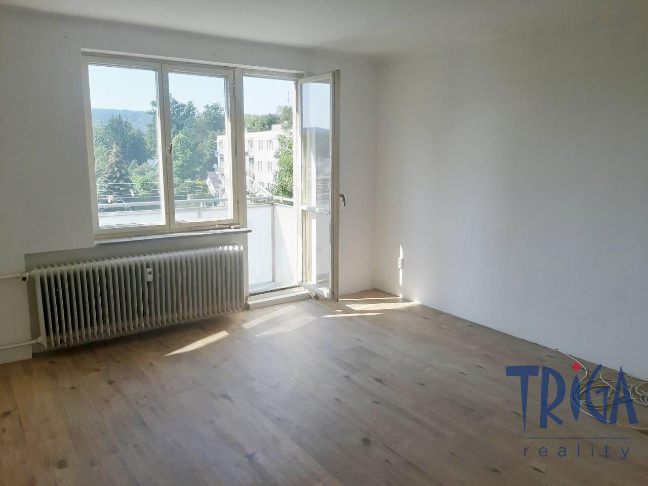 Dvůr Králové n. L. - Pronájem pěkného bytu 3+1