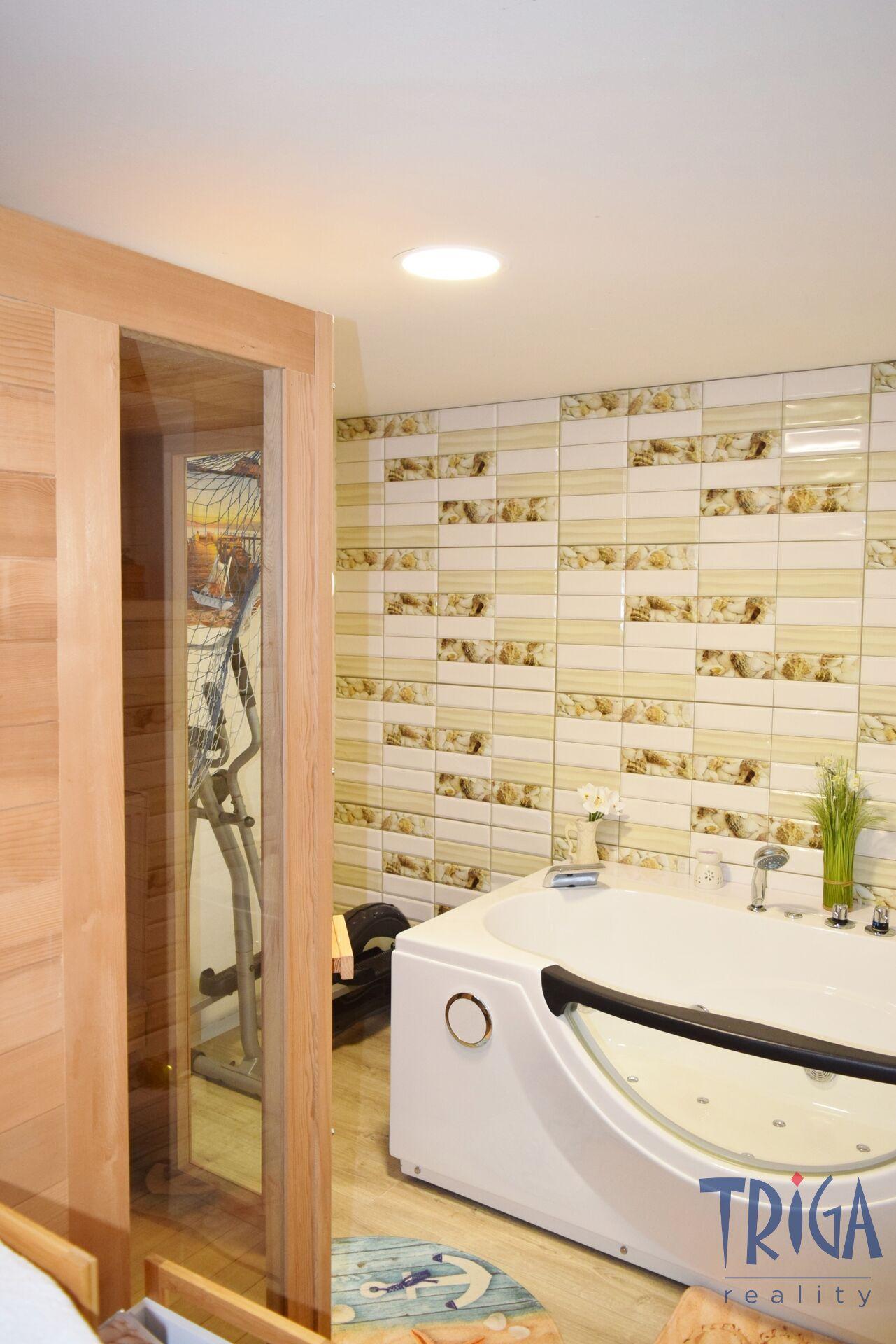 Dvůr Králové n. L. - Prodej rodinného domu s chatou, zahradou na krásném místě