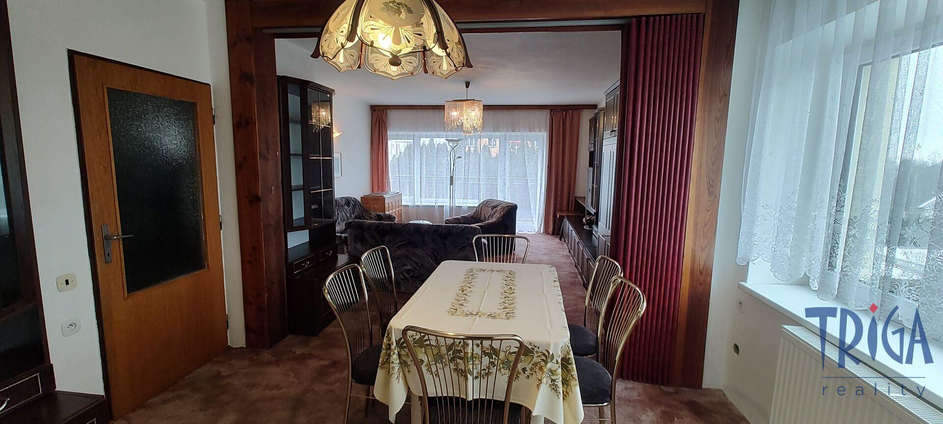 Nové Město nad Metují - Pronájem slunného bytu 3+1 s velkou lodžií a komorou