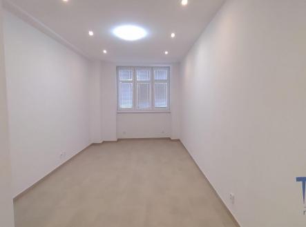 Pronájem bytu, 1+kk, 32 m²