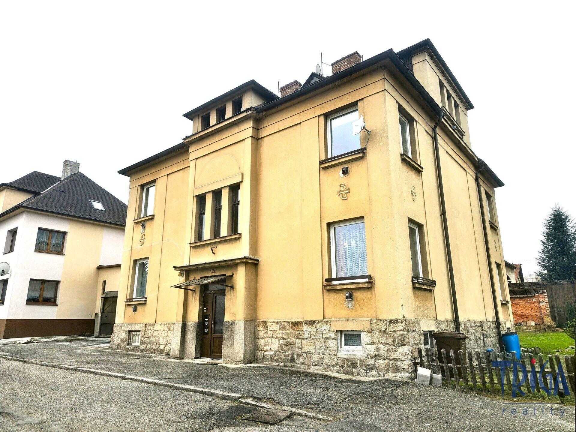 Lhota za Červeným Kostelcem - Prodej  bytového domu