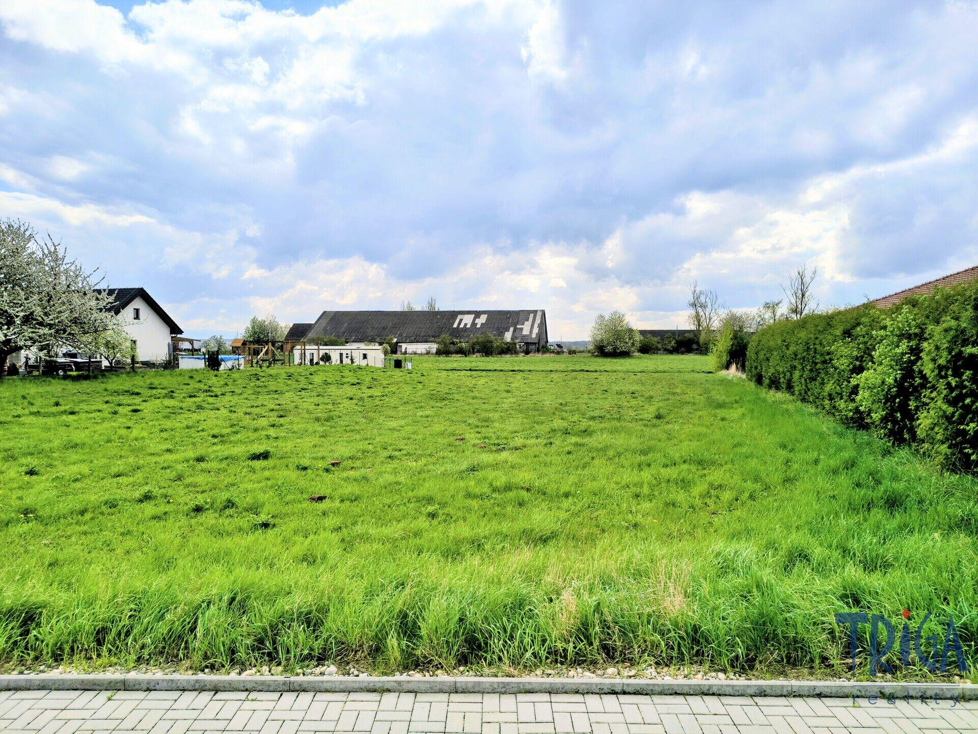 Čáslavky - Prodej stavebního pozemku o výměře 1 686 m2