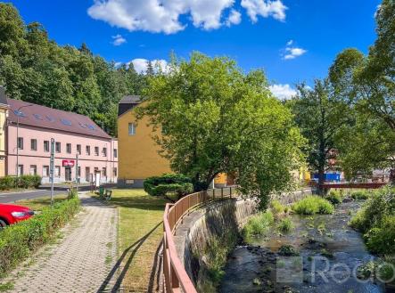 . | Prodej - nájemní dům, 750 m²