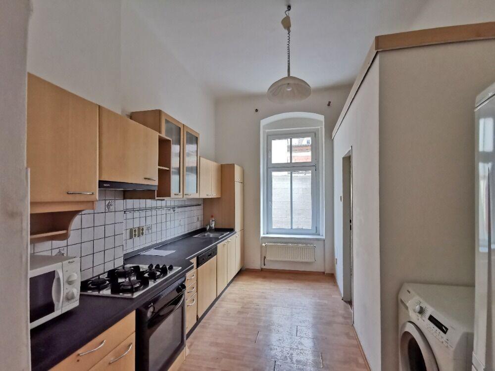 Pronájem bytu 3+1 v centru města 84 m2, náměstí Republiky