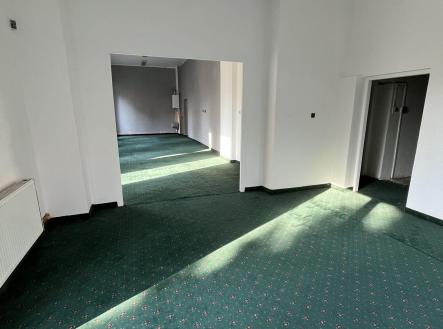 Pronájem - obchodní prostor