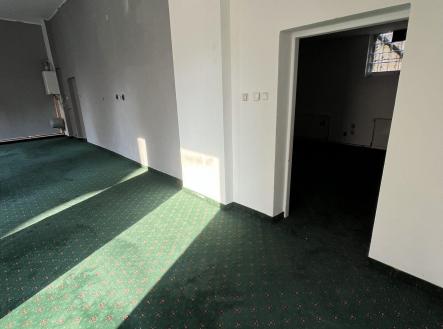 Pronájem - obchodní prostor