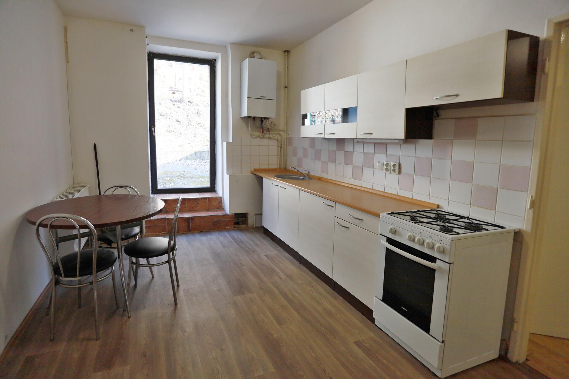 Prodej polyfunkčního domu o ploše 750 m2, pozemek 1400 m2, Karlovy Vary - Březová