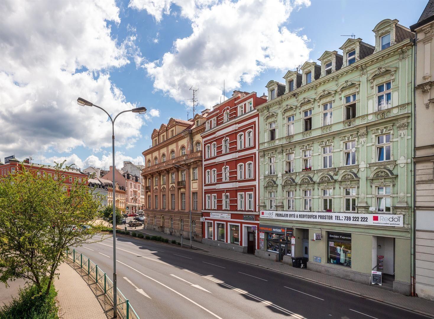 Pronájem bytu 3+1 v centru města 84 m², náměstí Republiky