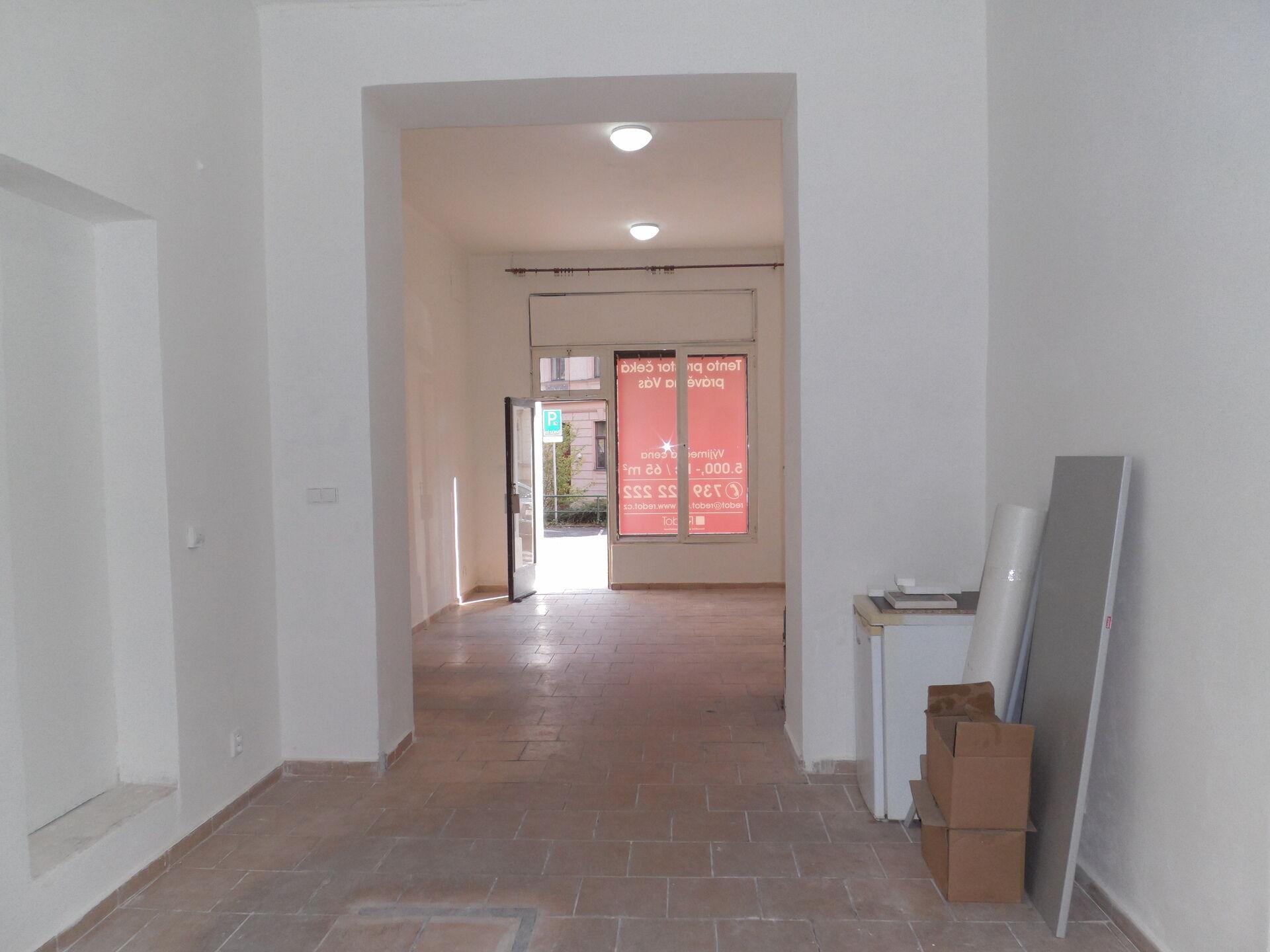 Pronájem nebytového prostoru, 53m2, Petřín, Karlovy Vary