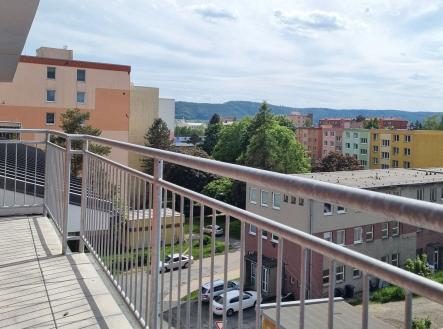 604-balkon-výhled JZ | Prodej bytu, 3+kk, 45 m²