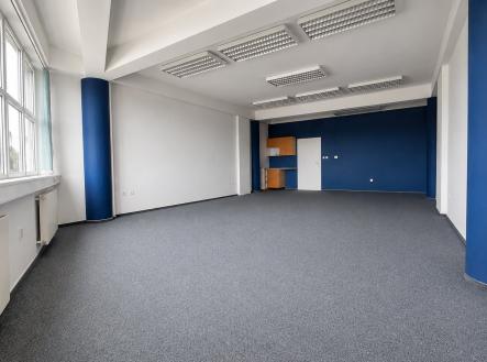 místnost 3 | Pronájem - kanceláře, 57 m²