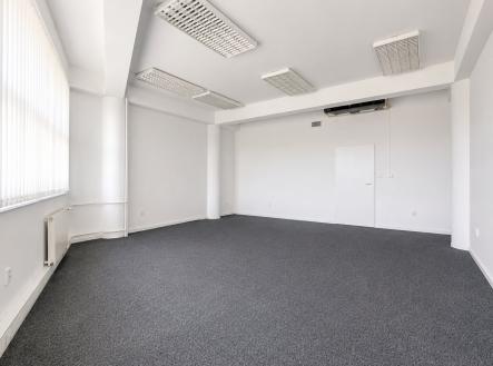 p3 | Pronájem - kanceláře, 163 m²