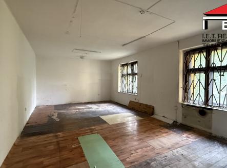 20250519_080322346_iOS | Prodej - obchodní prostor, 80 m²