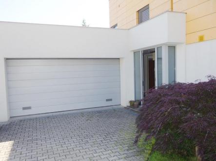 garáž.jpg | Pronájem - dům/vila, 260 m²