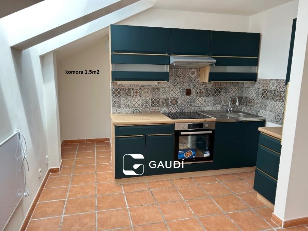 kuchyň s výklenkovou komorou