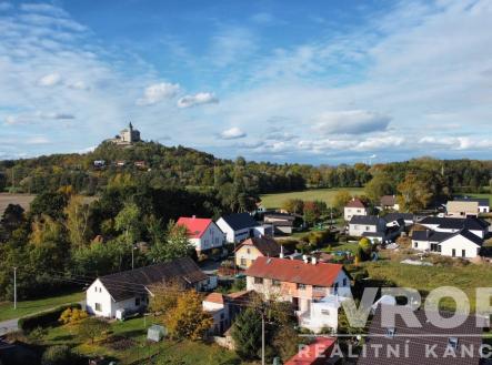 výhled na hory s pohled na lesy | Prodej - pozemek pro bydlení, 909 m²