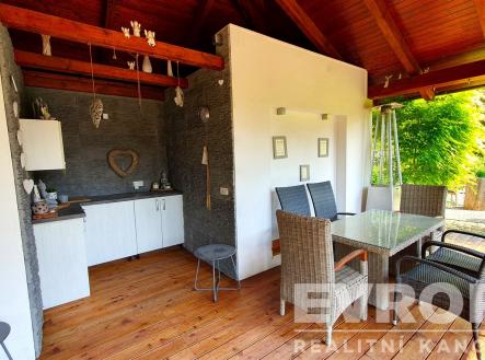 . | Prodej - dům/vila, 295 m²