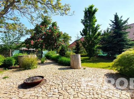 . | Prodej - dům/vila, 295 m²