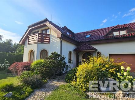 . | Prodej - dům/vila, 295 m²