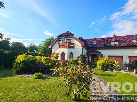 . | Prodej - dům/vila, 295 m²