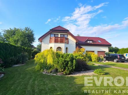 . | Prodej - dům/vila, 295 m²