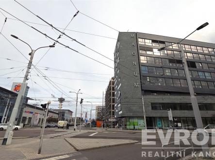 . | Pronájem - kanceláře, 90 m²