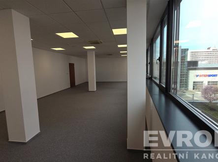 . | Pronájem - kanceláře, 90 m²