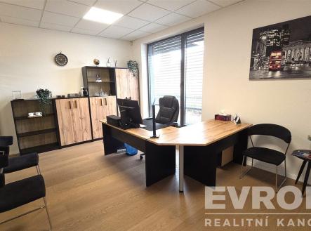 . | Pronájem - kanceláře, 17 m²