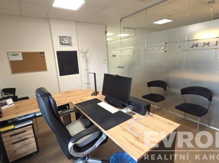 . | Pronájem - kanceláře, 17 m²