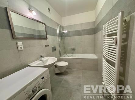 . | Pronájem bytu, 1+kk, 33 m²